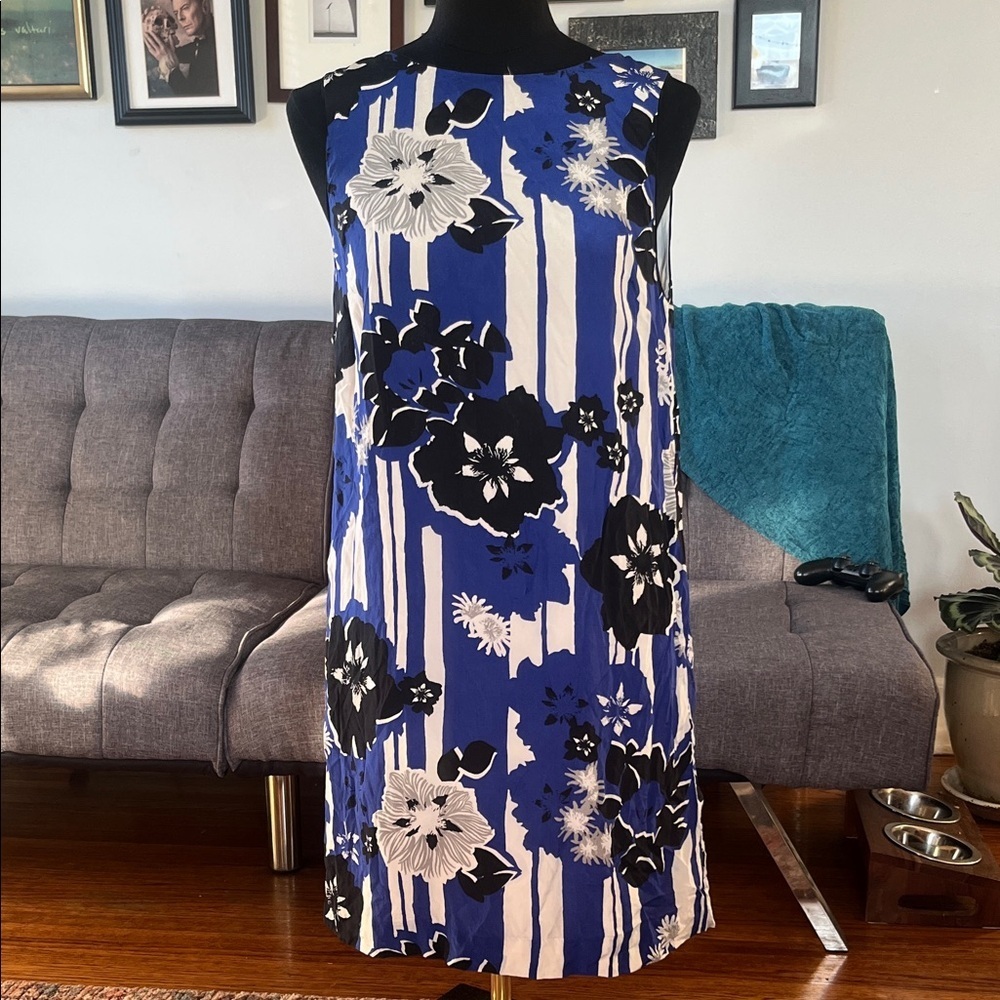 Anthropologie Maeve Blue and Black Silk Floral shift  Dress Size 8